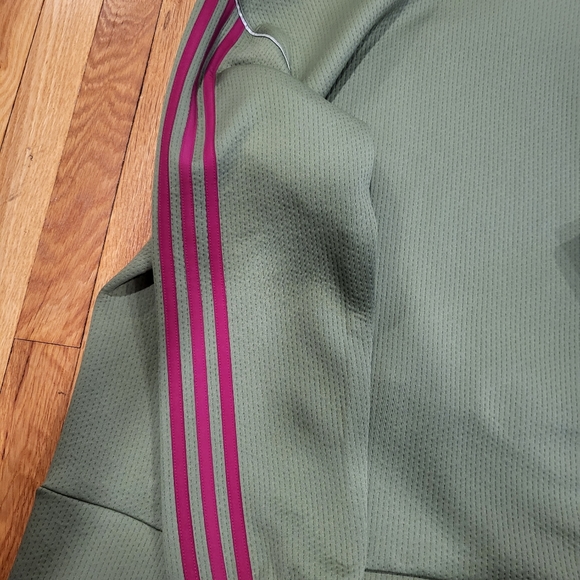 Adidas Pullover - Picture 2 of 4